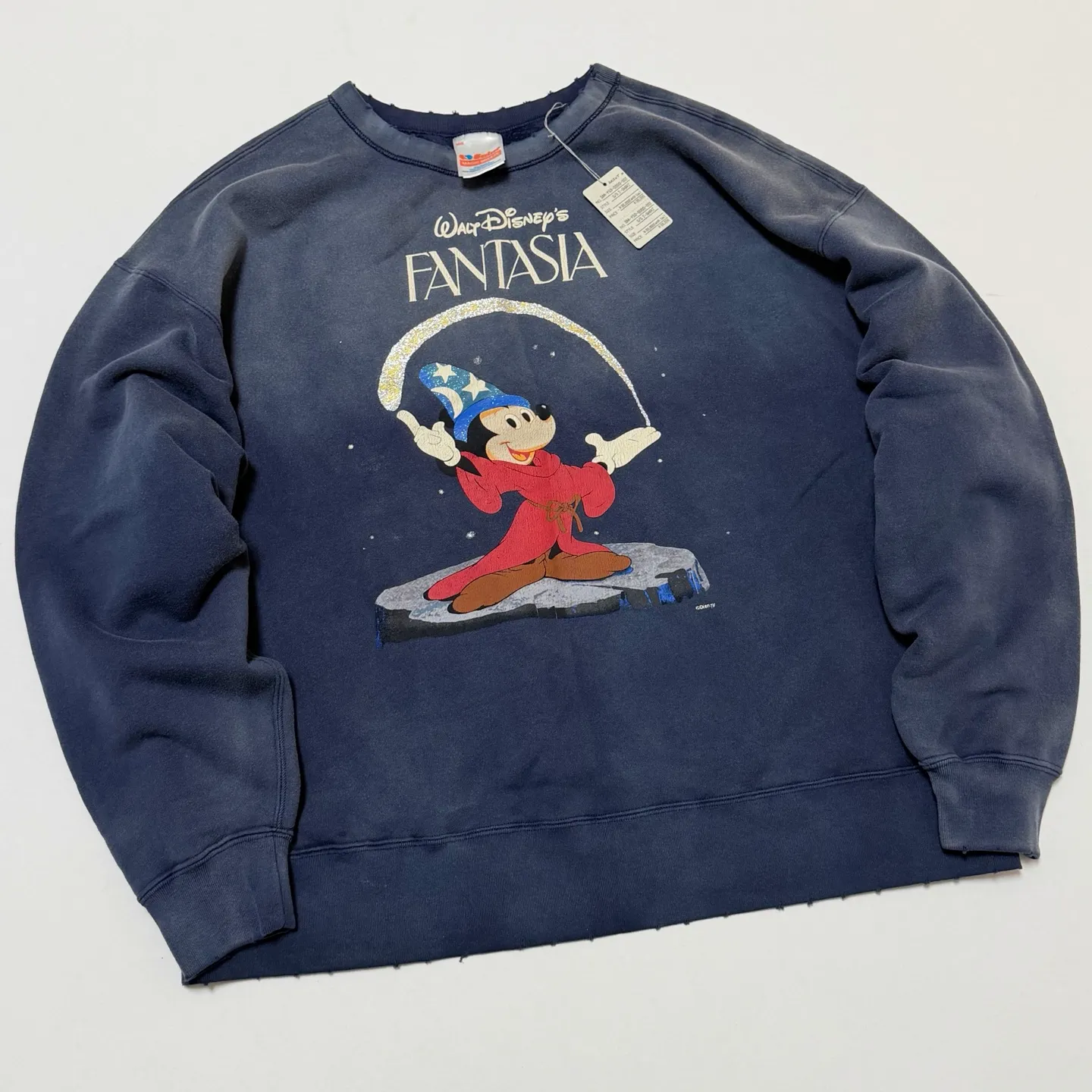 SAINT M×××××× Disney FANTASIA DNF_CREW N SWEAT/FANTSIA Mickey distressed sweatshirt, washed blue S-XL Assute dyed ready-made clothing, oxidation and fading, multiple washes to make the old wormhole damage treatment, simulated sun fading treatment, natural fading, customized Disney cooperation wash mark, correct main mark
